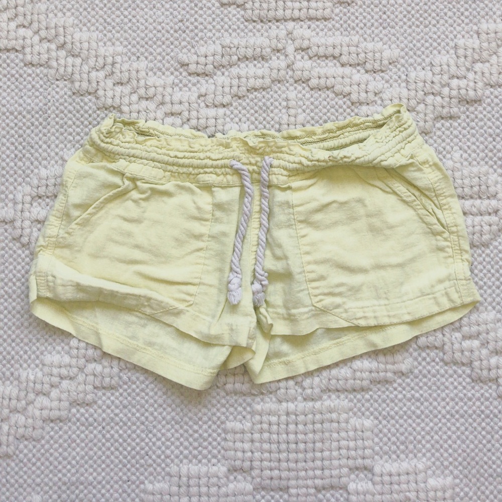Pale yellow roxy shorts